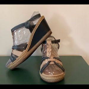 Navy and Tan Leather Remonte Sandals size euro 38